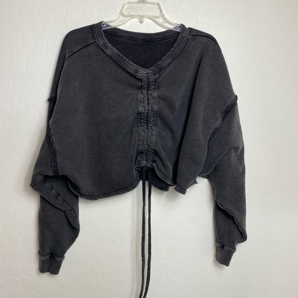 Free People S/P sweatshirt cropped with ruching in the back Charcoal - Picture 4 of 4